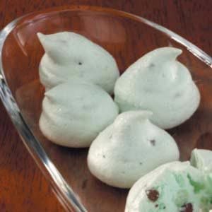 Mint Christmas Meringues